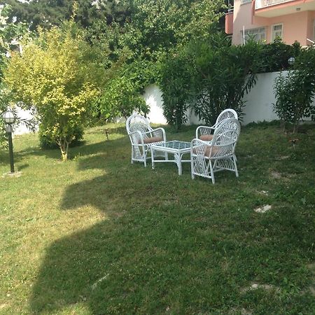 Ayda Hotel Кушадасъ Екстериор снимка