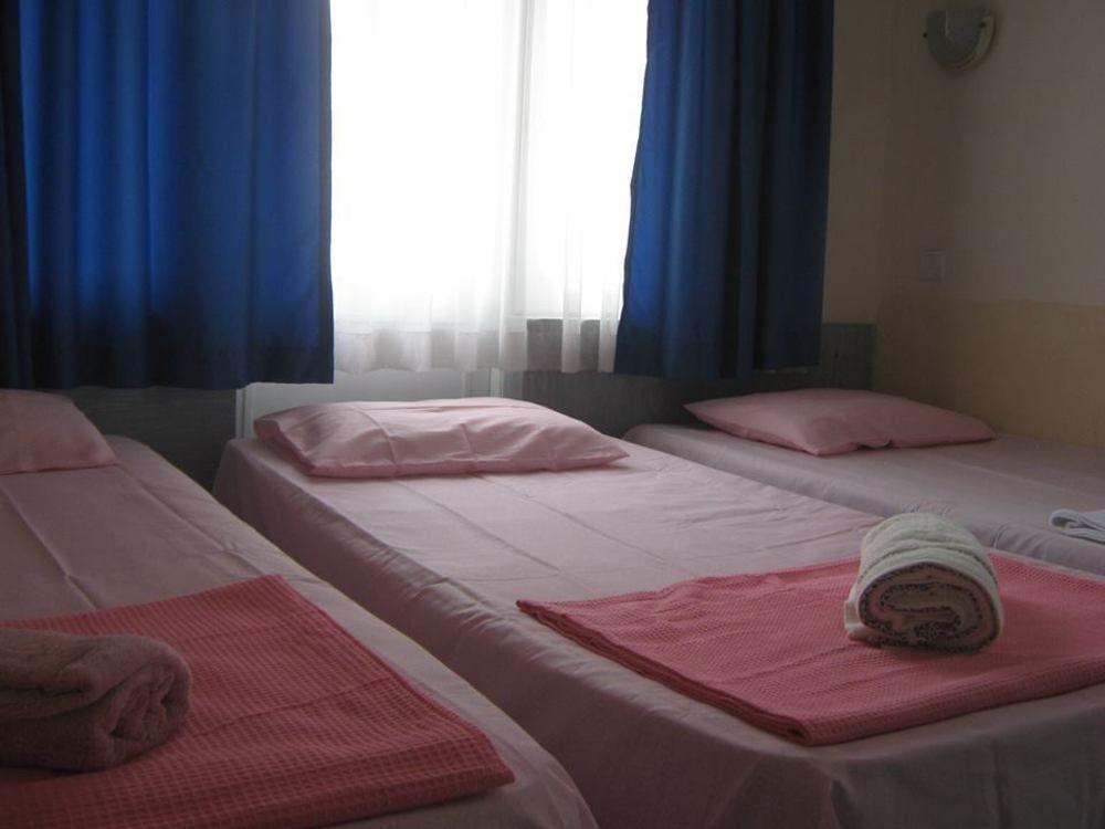 Ayda Hotel Кушадасъ Екстериор снимка