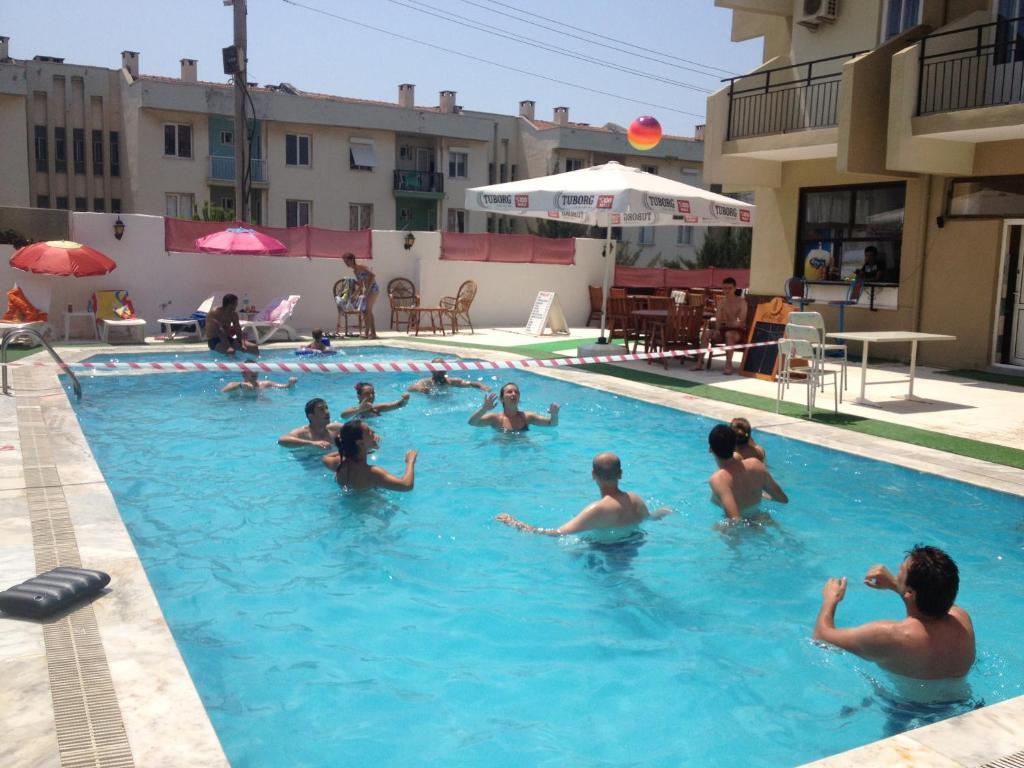 Ayda Hotel Кушадасъ Екстериор снимка